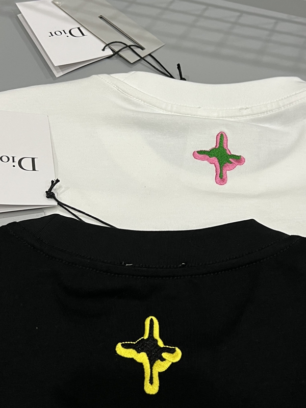 ブランドTシャツ着用イメージ